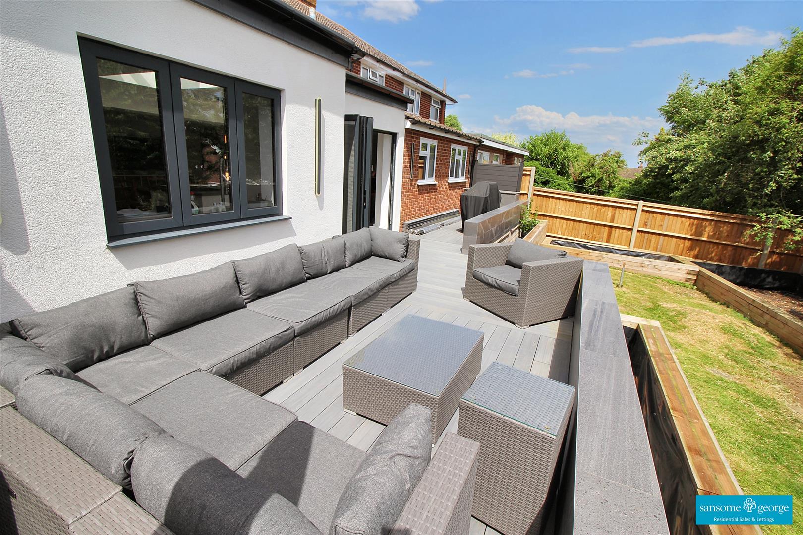 Staddlestone Close, Tilehurst, Reading